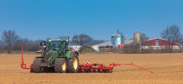 Ob sich die durch das milde Frühjahr gewonnene Zeit für die Bauern auszahlt, bleibt offen. Trockenheit könnte den Vorteil zunichte machen