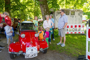 Ein alter Messerschmitt Kabinenroller, da blieben sogar die Kinder staunend stehen und bewunderten das ungewohnte Fahrzeug. 