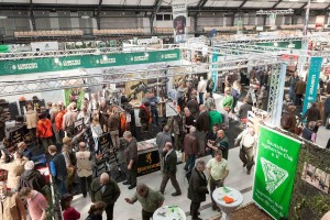 Zum zweiten Mal präsentierte sich in den Holstenhallen die neue Jagd- und Outdoormesse. Viele Neuheiten, Gelegenheiten zum Stöbern und Austauschen und ein vielfarbiges Messeprogramm kamen bei den Besuchern gut an