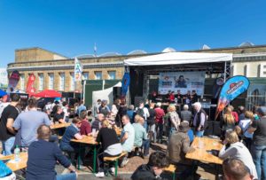 Entspannte Biergartenatmosphäre, Rippchen- und Holzkohleduft, knisternde Kohlen auf heißen Rosten und spannende Wettkampfstunden, begleiteten neben strahlend blauem Himmel die 1. Nordgrill und die 1. Barbecue-Landesmeisterschaften in Schleswig-Holstein. 