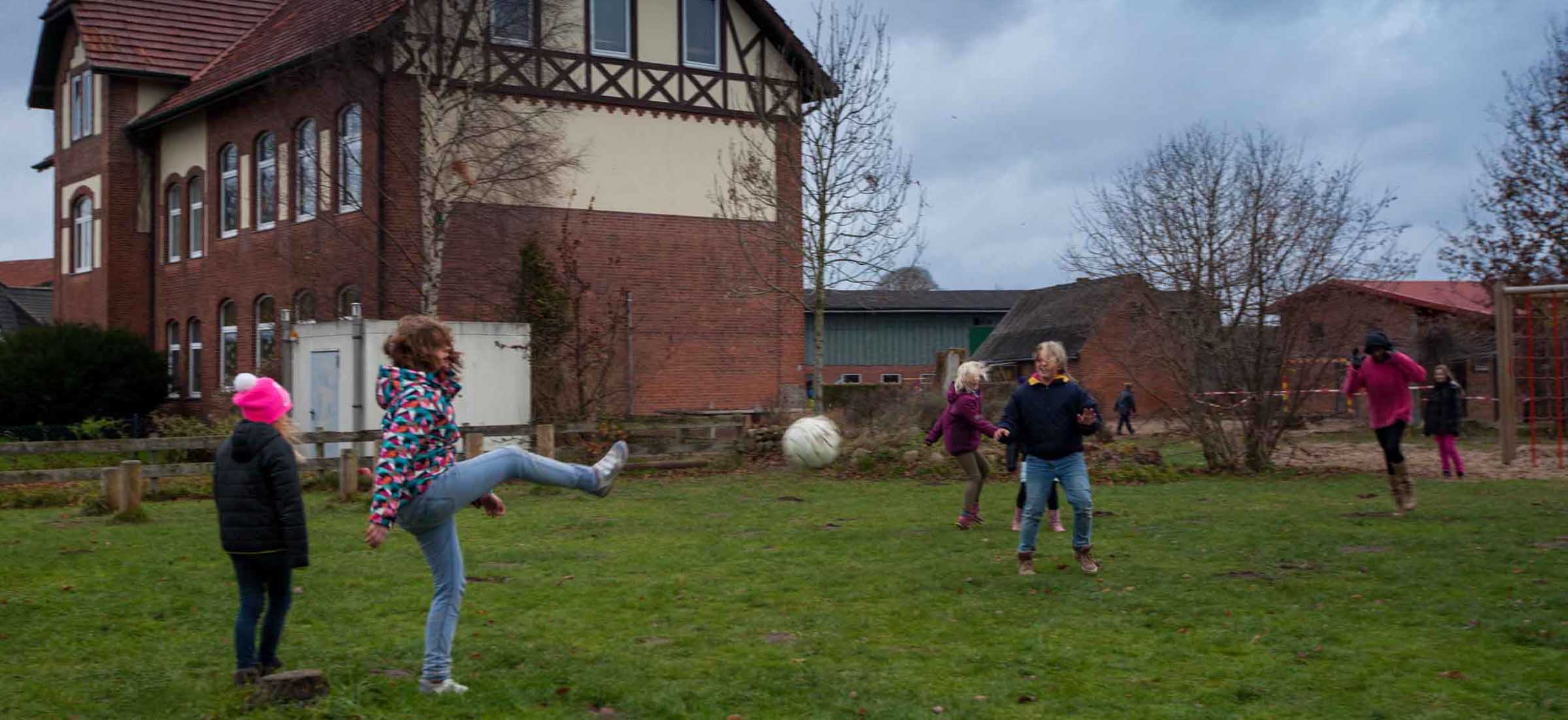 Orkan Xaver hat Schleswig-Holstein erreicht. Die Schulen bleiben Freitag geschlossen