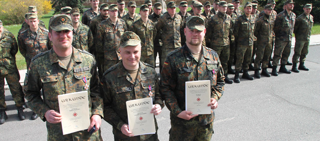 Putlos – Soldaten mit Feuerwehrehrenkreuz ausgezeichnet