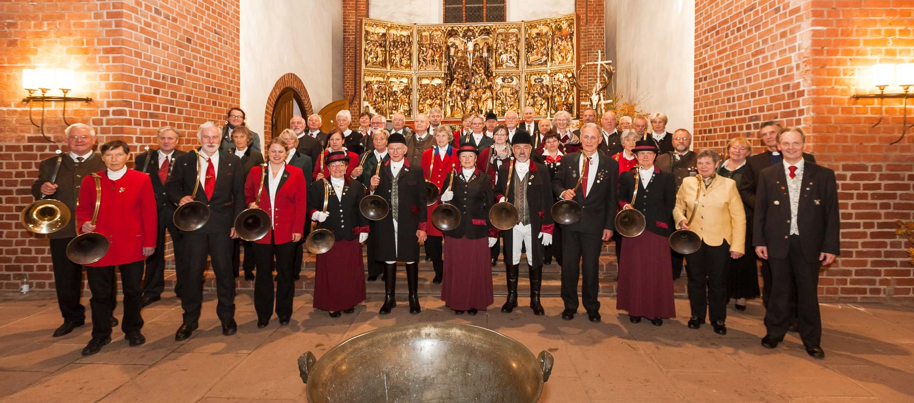 Bläser, Jäger und Gäste feierten in der Bad Segeberger St.-Marienkirche das 10-jährige Jubiläum der schleswig-holsteinischen Landeshubertusmesse