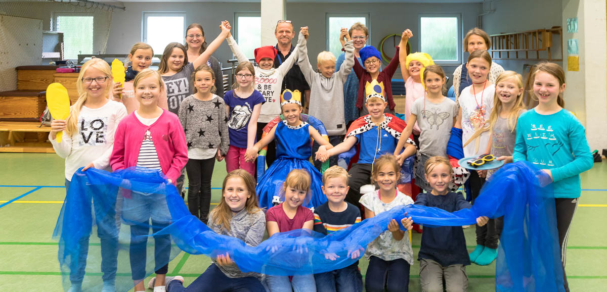 Bönebütteler Grundschulkinder führen das Musical „Kunterbunt“ auf. Es werden noch einige Helfer gesucht.