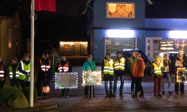 Wankendorfer Politiker tagten in Schlüters Gasthof. Tierschützer durften nicht hinein. Demokratie geht anders!