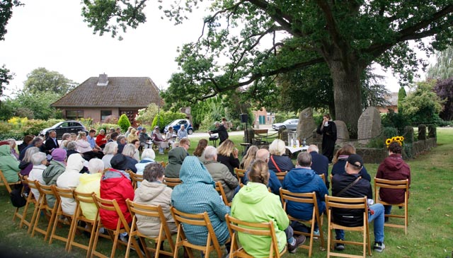 Herbstliche Sommerkirche begeisterte Besucher in Großharrie